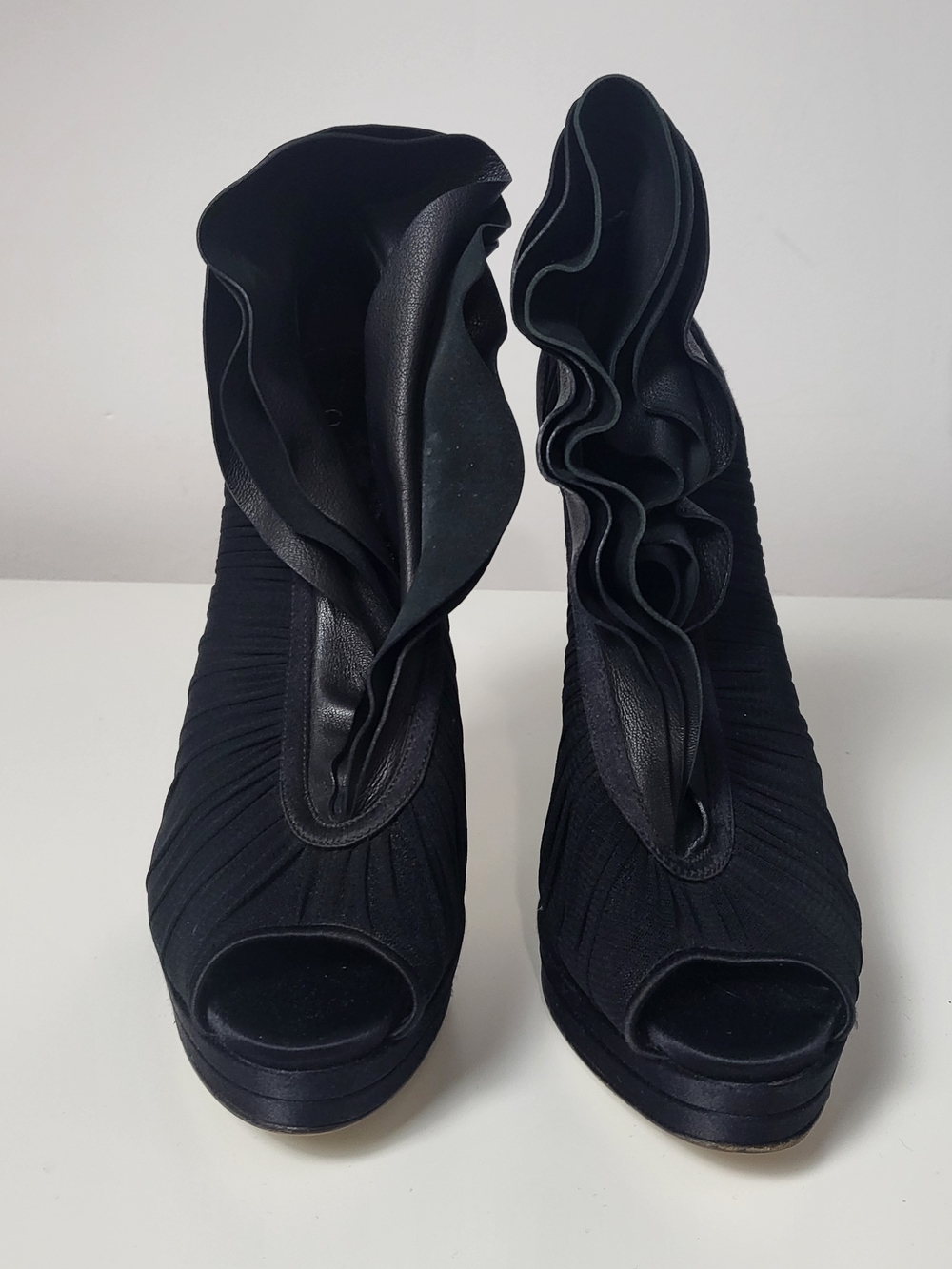 Casadei Black Ruffle Peep Toe Platform Stiletto Heels Made in Italy 8B